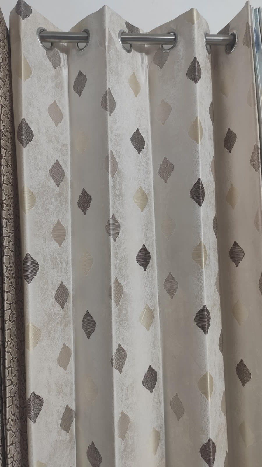 Ivory Leaf Drop Satin Eyelet Curtain - 7x4 & 9x4 Ft - photo 1