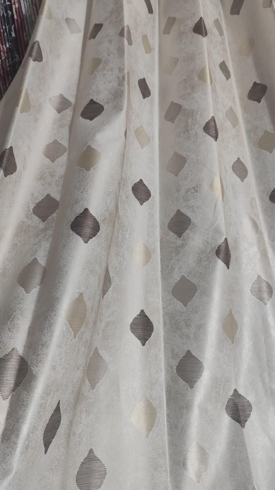 Ivory Leaf Drop Satin Eyelet Curtain - 7x4 & 9x4 Ft - photo 4