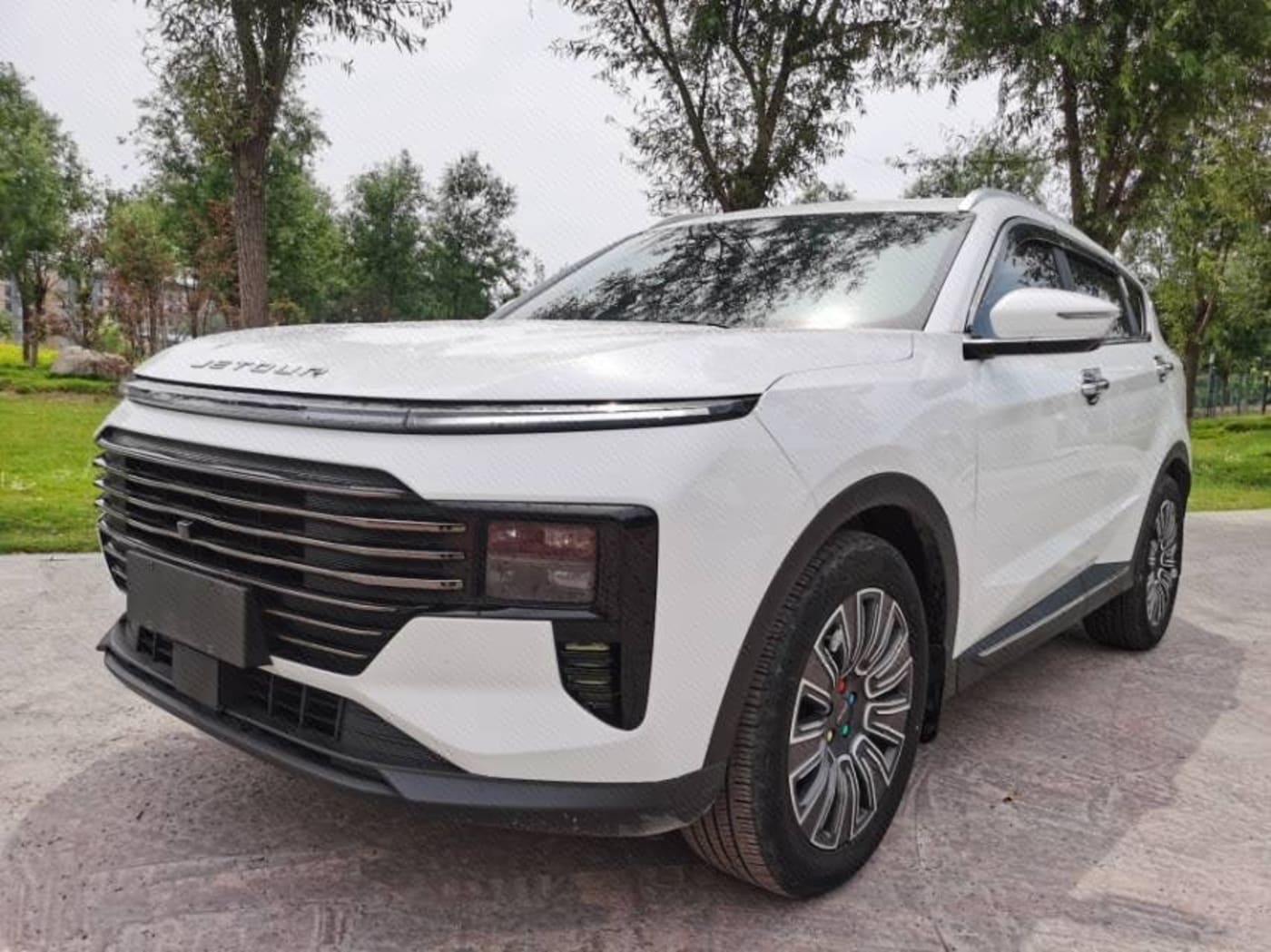 USED JETOUR X70 PLUS ULTIMATE 2025 used car photo for export from China