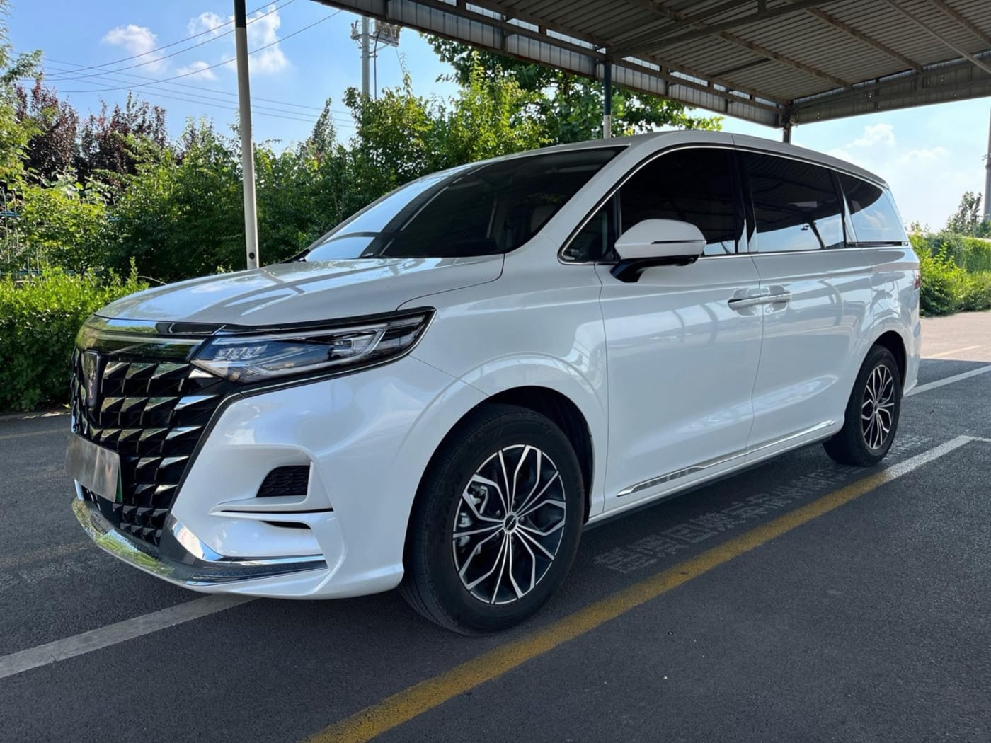 USED ROEWE iMAX8 DMH 2025 used car photo for export from China
