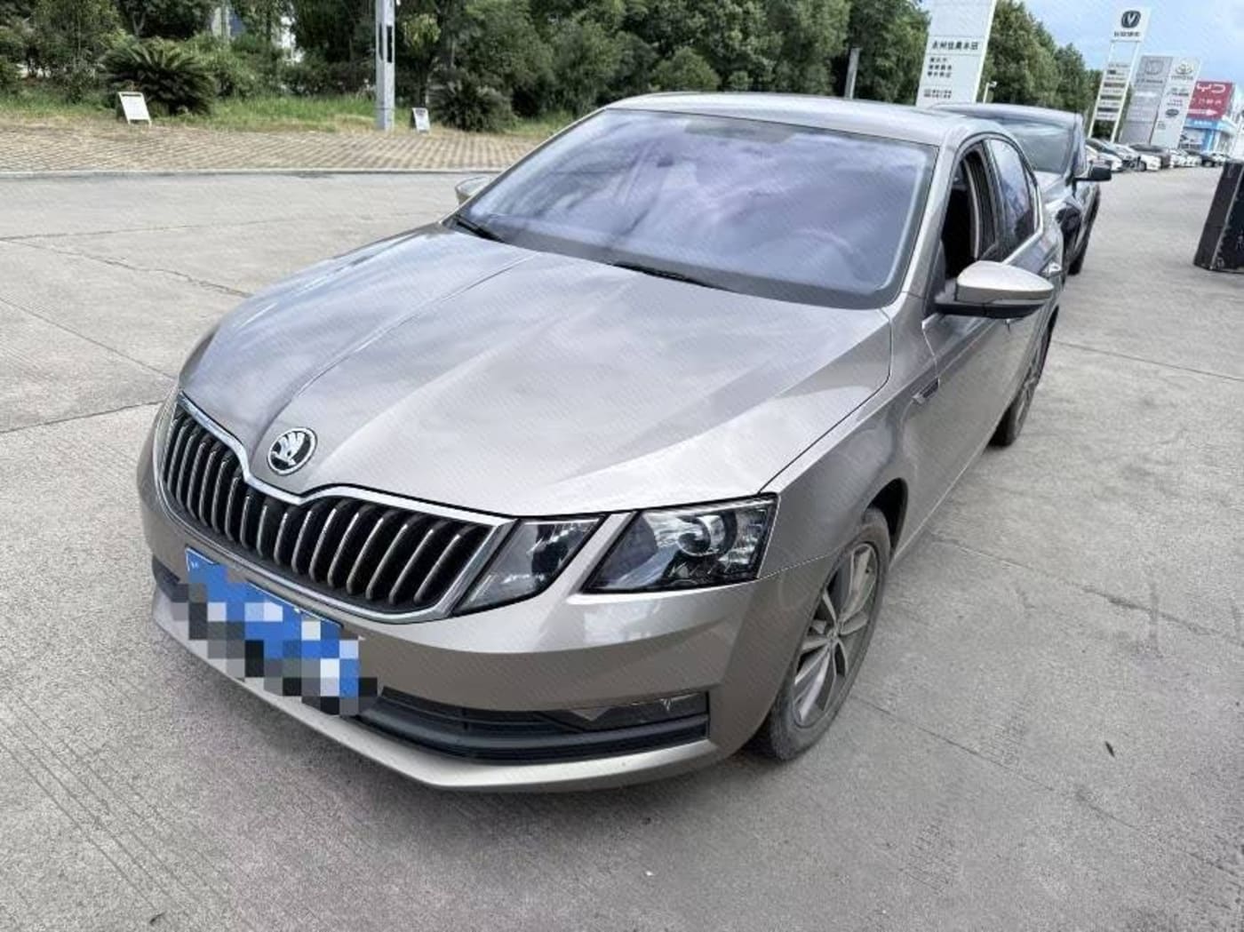 USED SKODA OCTAVIA 1.5 2019 used car photo for export from China