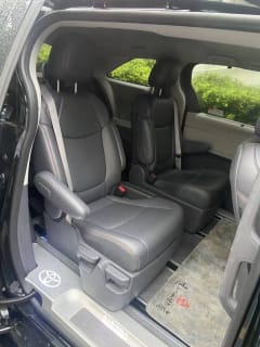 USED TOYOTA SIENNA 2.5 2WD COMFORT 2026 thumbnail 3