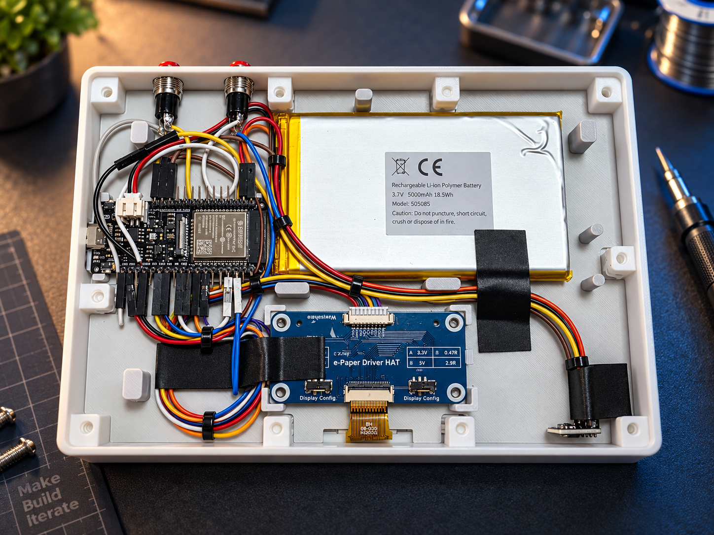 Dispozitiv bazat pe ESP32 montat într-o ramă / carcasă printată 3D