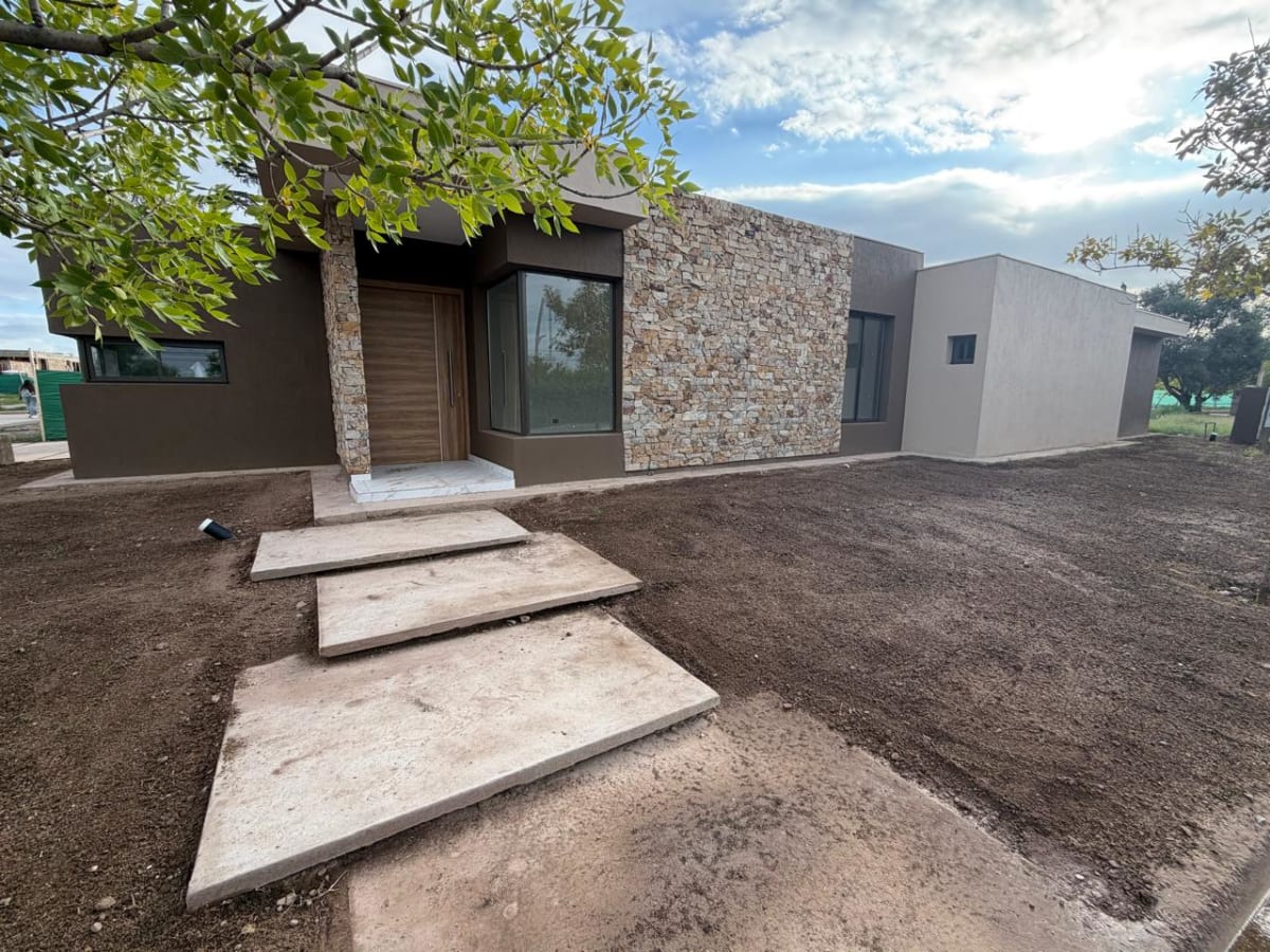 VENTA CASA B. PRIVADO IRIGOYEN. MAIPÚ. - foto 2