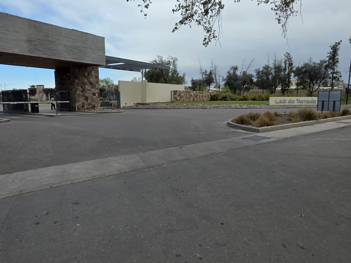 VENTA CASA LAR DE TERRADA. LUJÁN. - foto 3