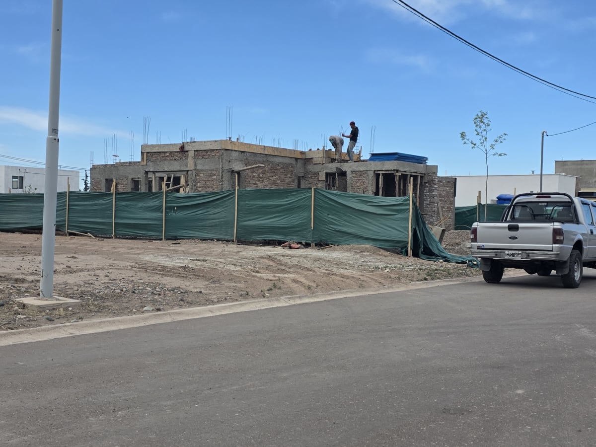 VENTA CASA LAR DE TERRADA. LUJÁN. - foto 8