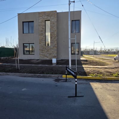 VENTA CASA B. PRIVADO LA QUEBRADA. LUJÁN DE CUYO. USD 235.000