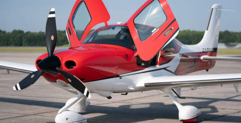 2019 Cirrus SR22-G6 Turbo (N122MT) photo 4