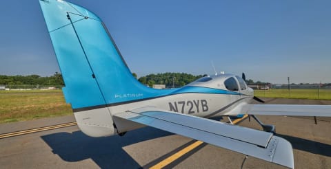2014 Cirrus SR22-G5 GTS (N72YB) photo 4