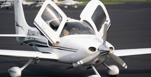 2003 Cirrus SR20 (N215VS) photo 3