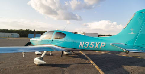 2011 Cirrus SR22-G3 (N35XP) photo 3