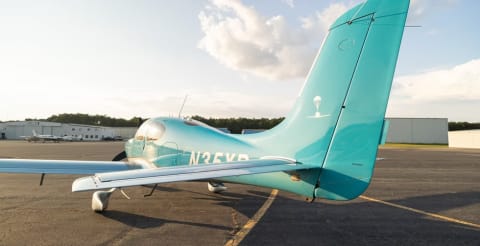 2011 Cirrus SR22-G3 (N35XP) photo 4