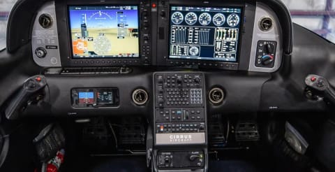 2016 Cirrus SR22-G5 Turbo (N710MA) photo 4
