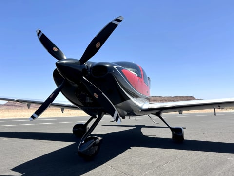 Cirrus SR22-G6 Turbo Arrivée (N528JJ) photo 5