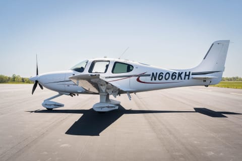 2016 Cirrus SR22-G5 (N606KH) photo 2