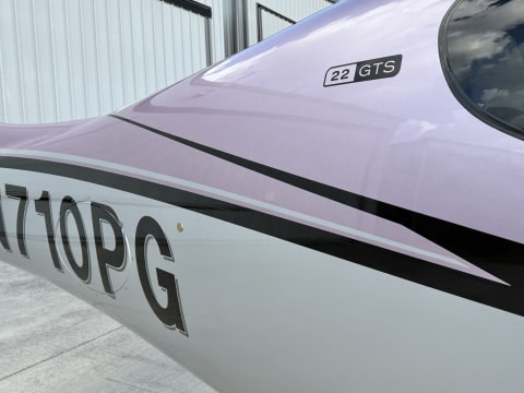 SR22-G7 GTS (N710PG) photo 4
