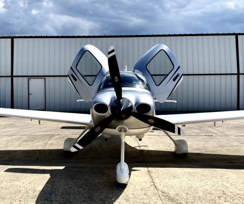 2019 Cirrus SR22-G6 GTS (N658PG) photo 2