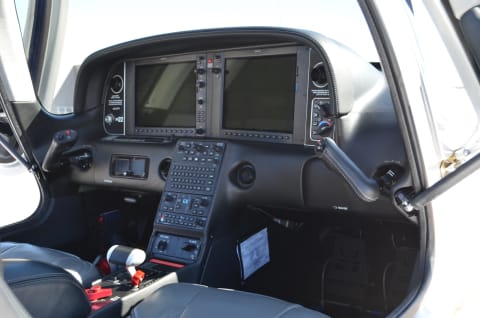 2019 Cirrus SR22-G6 GTS (N658PG) photo 3