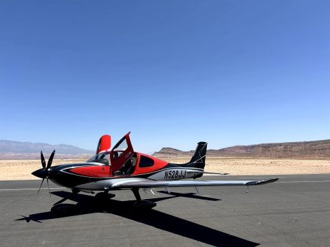 2020 Cirrus SR22-G5 Turbo (N528JJ) photo 2