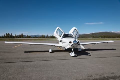 2006 Cirrus SR22-G2 GTS (N964CD) photo 2