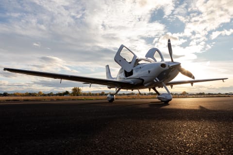 2010 Cirrus SR22-G3 Turbo GTS (N914GT) photo 2
