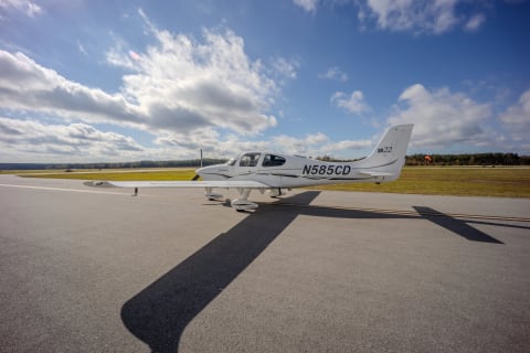 2005 Cirrus SR22-G2 GTS (N585CD) photo 2