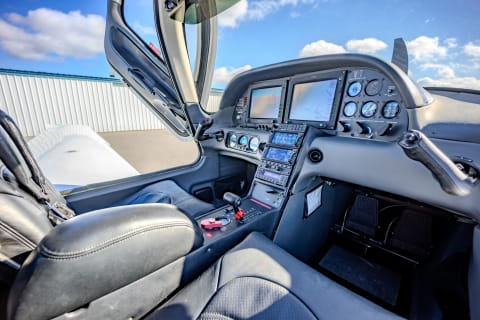 2005 Cirrus SR22-G2 GTS (N585CD) photo 3