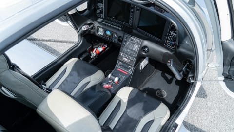 2012 Cirrus SR22-G3 Turbo GTS (N584DC) photo 2