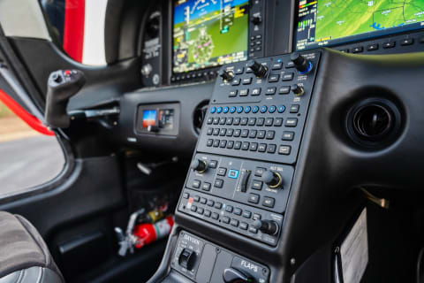 2020 Cirrus SR22-G6 Turbo GTS (N671PA) photo 3
