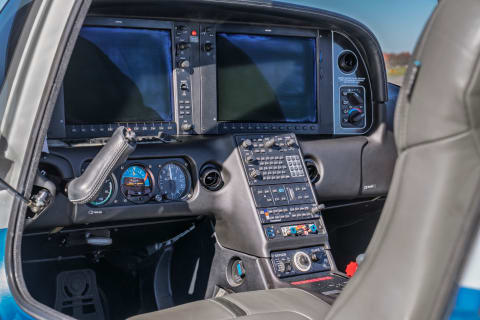 2013 Cirrus SR22-G5 Turbo (N252LM) photo 3