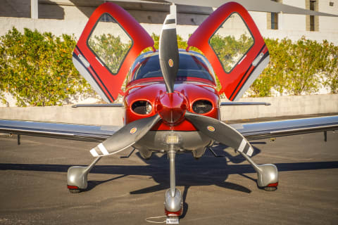 2016 Cirrus SR22-G5 Turbo GTS (N340SP) photo 2