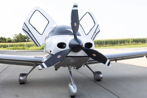 2014 Cirrus SR22-G5 Turbo (N319PW) photo 2