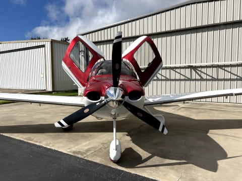 2008 Cirrus SR22-G3 GTSx (N570CP) photo 2