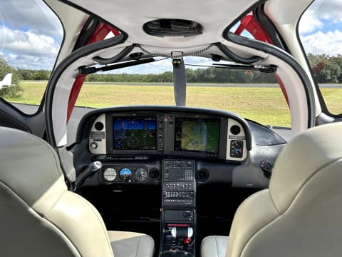 2008 Cirrus SR22-G3 GTSx (N570CP) photo 3