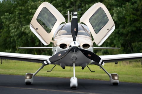 2010 Cirrus SR22-G3 Turbo (N417KH) photo 2