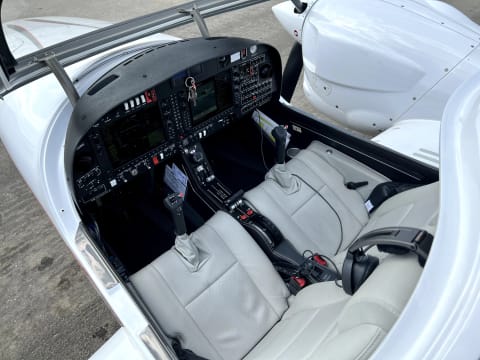 2023 Diamond DA42VI NG (N224PG) photo 3