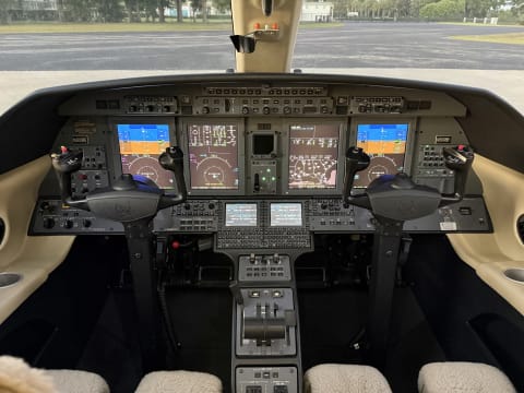 2014 CESSNA CITATION CJ4 (N300BB) photo 2