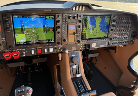 2025 Diamond DA62 (N167PS) photo 2