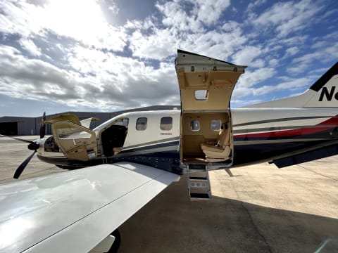 2009 Socata TBM 850 (N859CA) photo 2