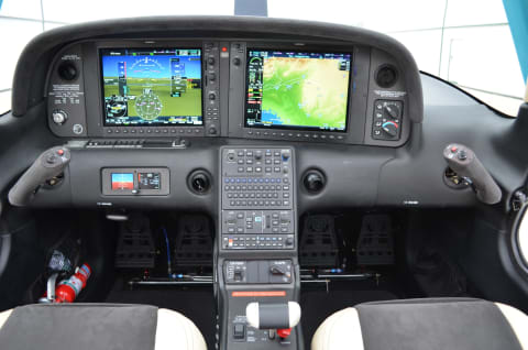 2021 Cirrus SR22-G6 Turbo GTS (N827YZ) photo 3