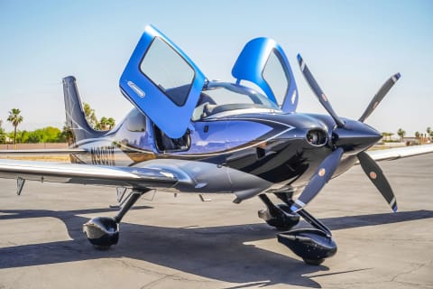 2022 Cirrus SR22-G6 Turbo (N909TM) photo 2