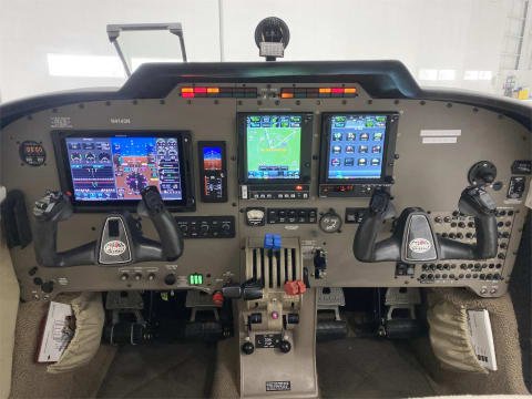 1999 Piper Seneca V (N4143N) photo 3