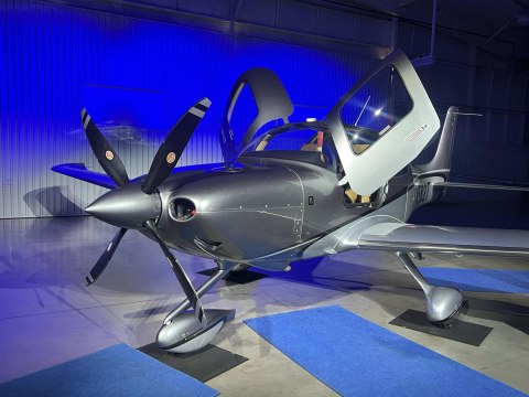 2024 Cirrus SR22-G7 Turbo (N582T) photo 2