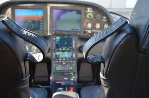 2003 Cirrus SR22 (N8124P) photo 3