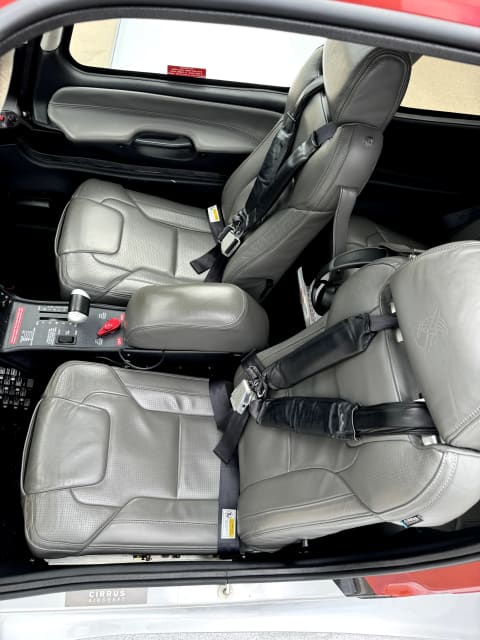 2016 Cirrus SR22-G5 GTS (N413TL) photo 2