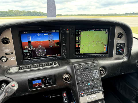 2016 Cirrus SR22-G5 GTS (N413TL) photo 3
