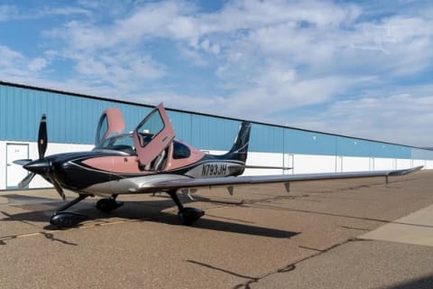 2022 Cirrus SR22-G6 Turbo (N793JH) photo 5