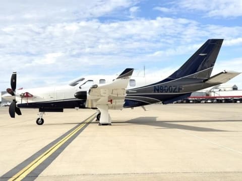 2015 Socata TBM 900 (N900ZF) photo 3