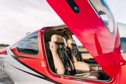 2022 Cirrus SR22-G6 (N23XU) photo 3