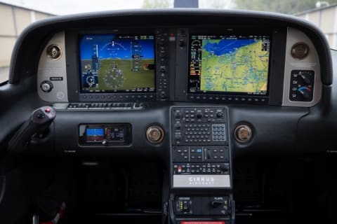 2015 SR22-G5 Turbo GTS (N655CB) photo 3